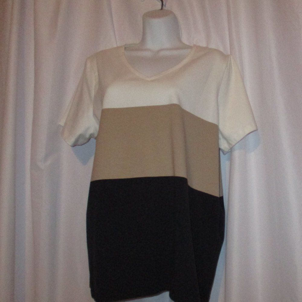 RELATIVITY Cream Off White Lightweight Knit Top Size 1X Short Sleeve - Picture 3 of 5